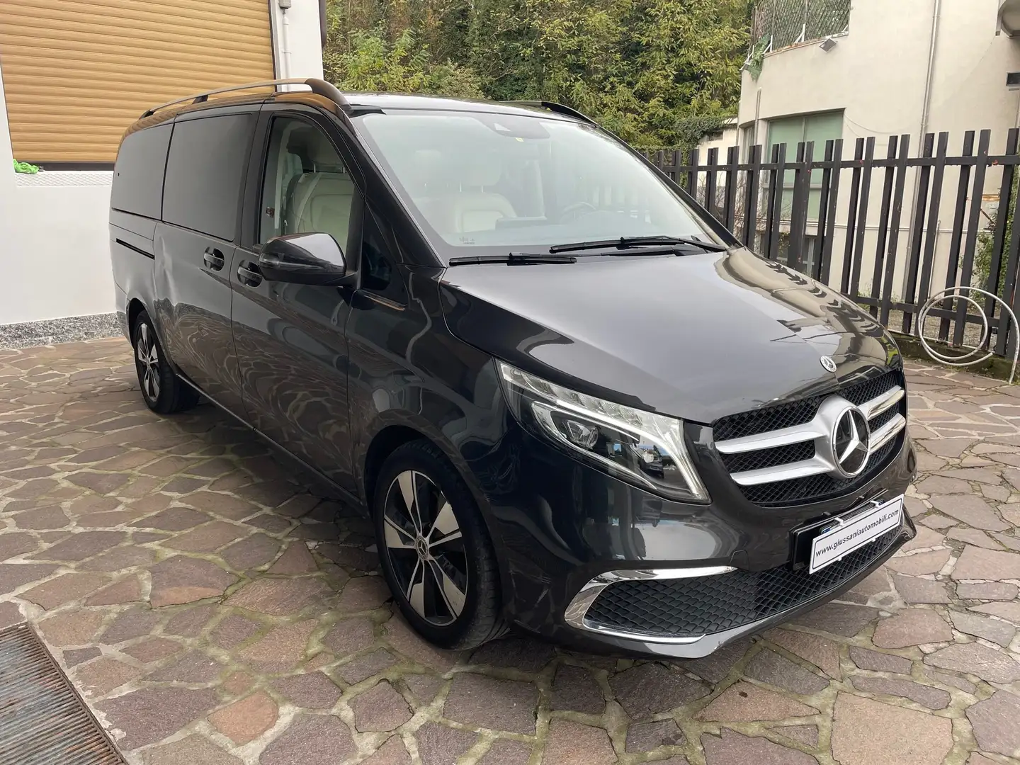 Mercedes-Benz V Long 250 d Premium auto UNICO PROPRIETARIO Grigio - 2