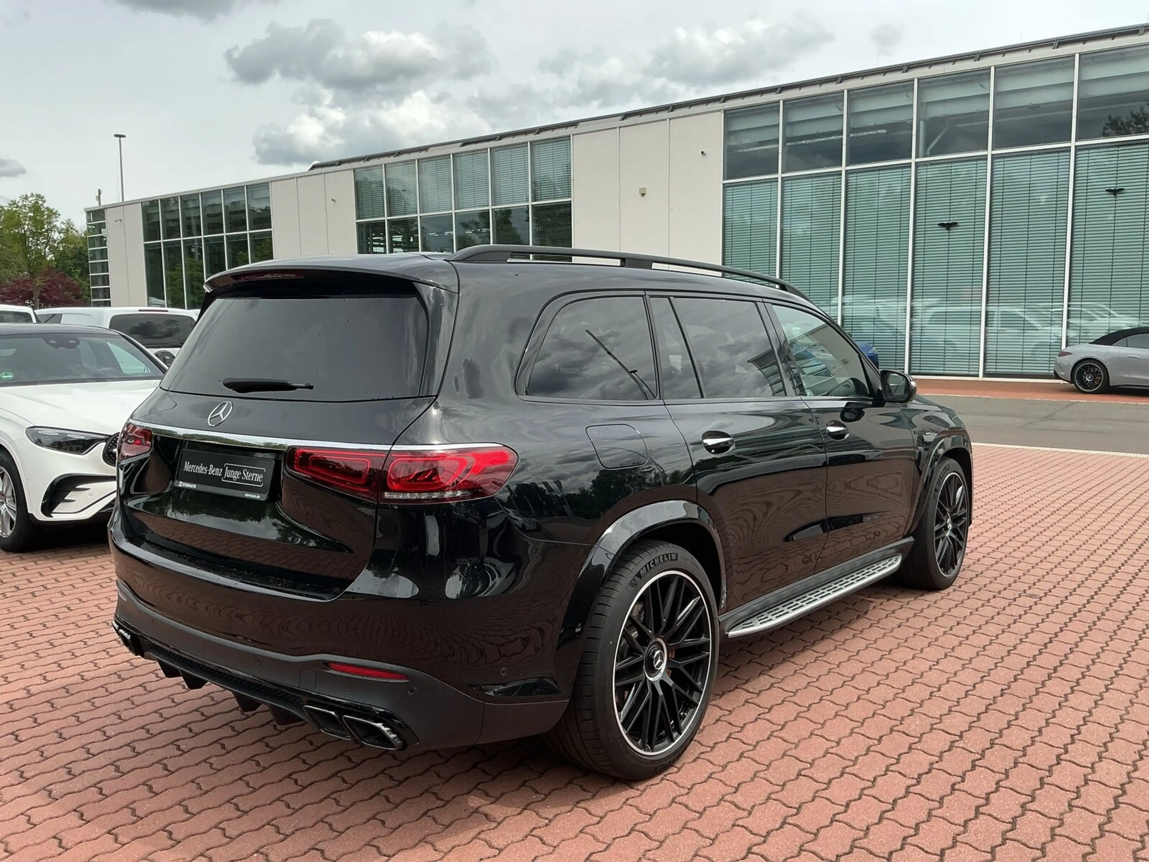 Mercedes-Benz GLS 63 AMG GLS 63 4M+ PanoD Distr 360K Sound AHK Performance — photo 4