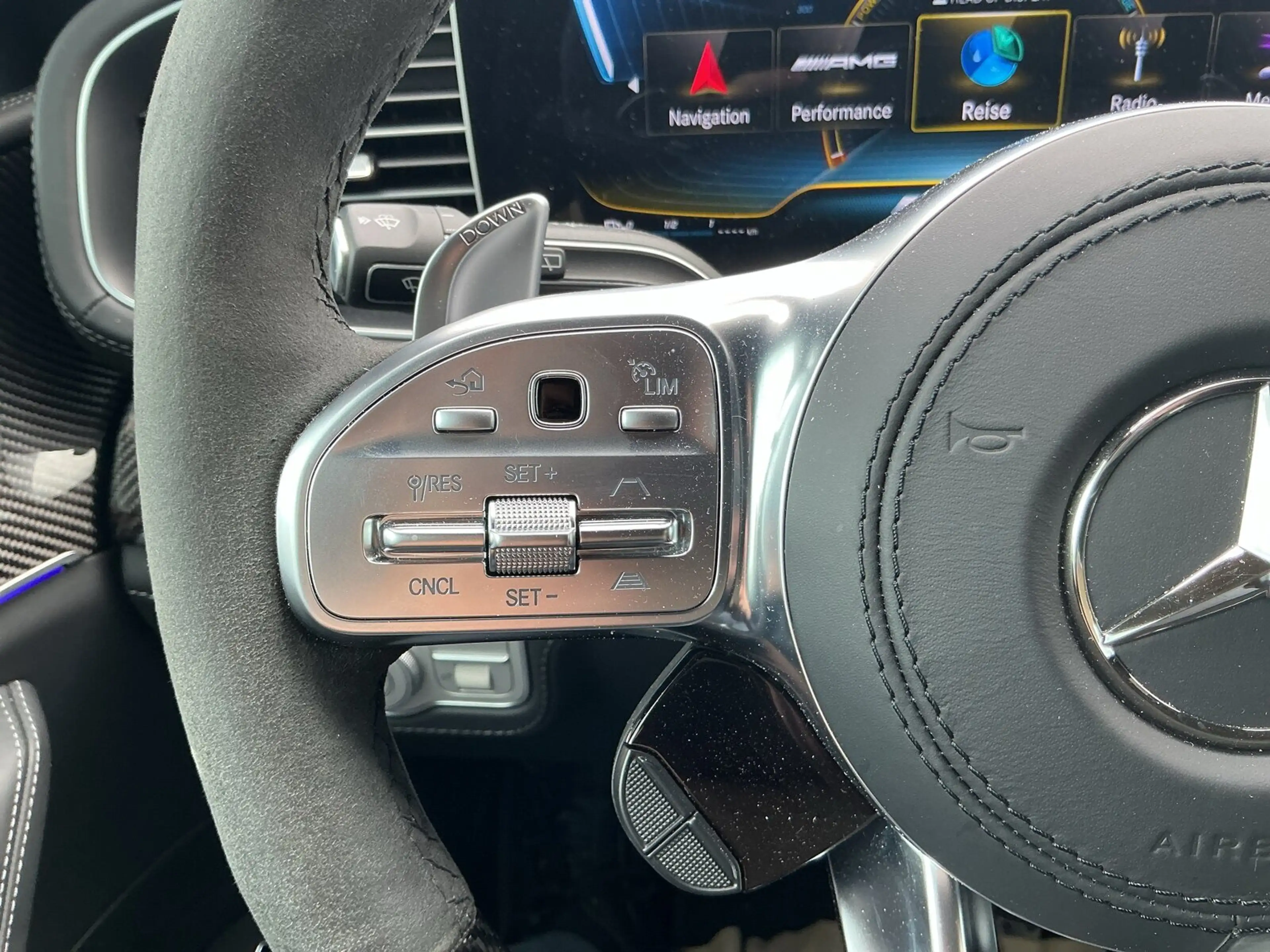 Mercedes-Benz GLS 63 AMG GLS 63 4M+ PanoD Distr 360K Sound AHK Performance — photo 14