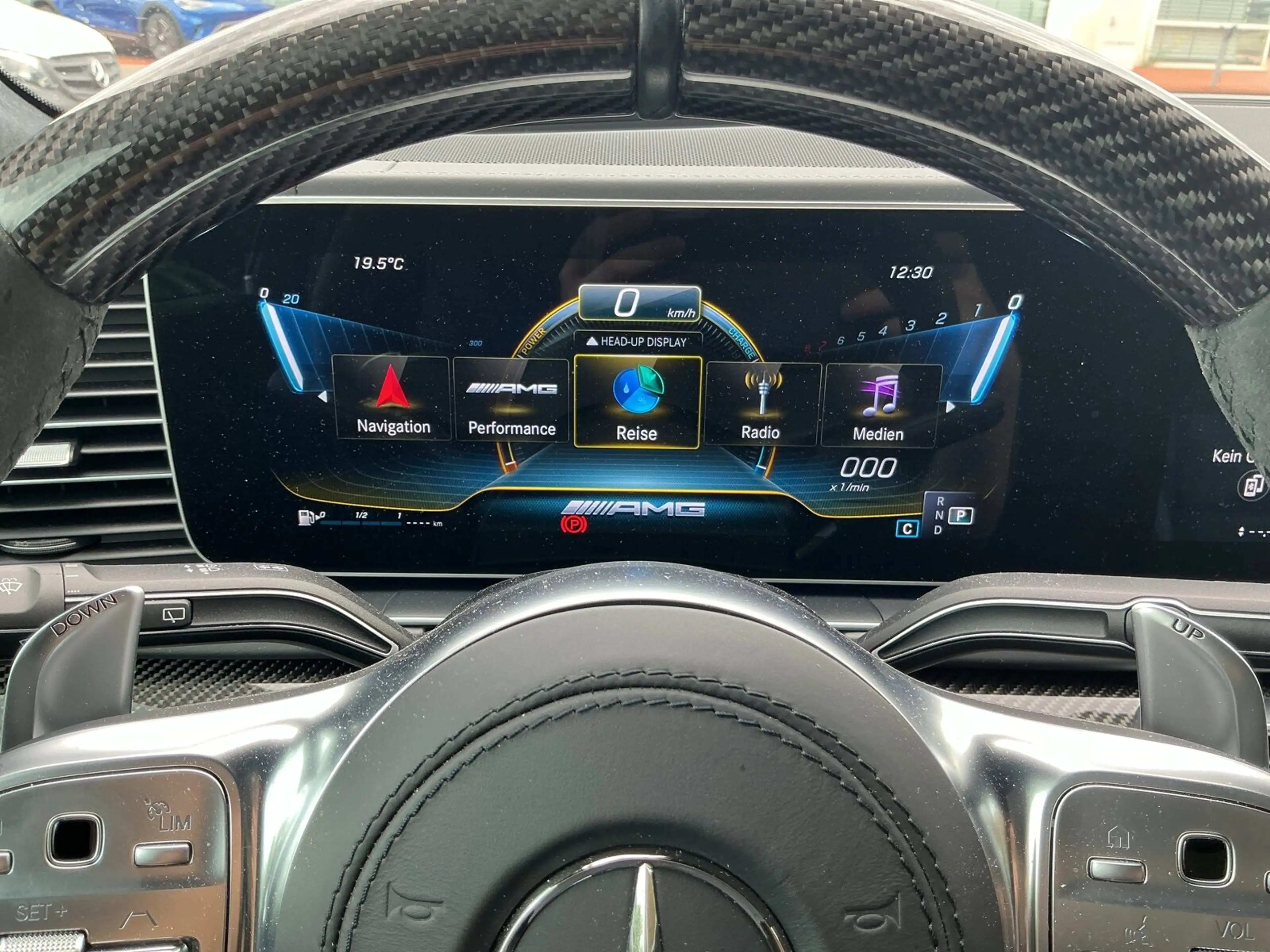 Mercedes-Benz GLS 63 AMG GLS 63 4M+ PanoD Distr 360K Sound AHK Performance — photo 12