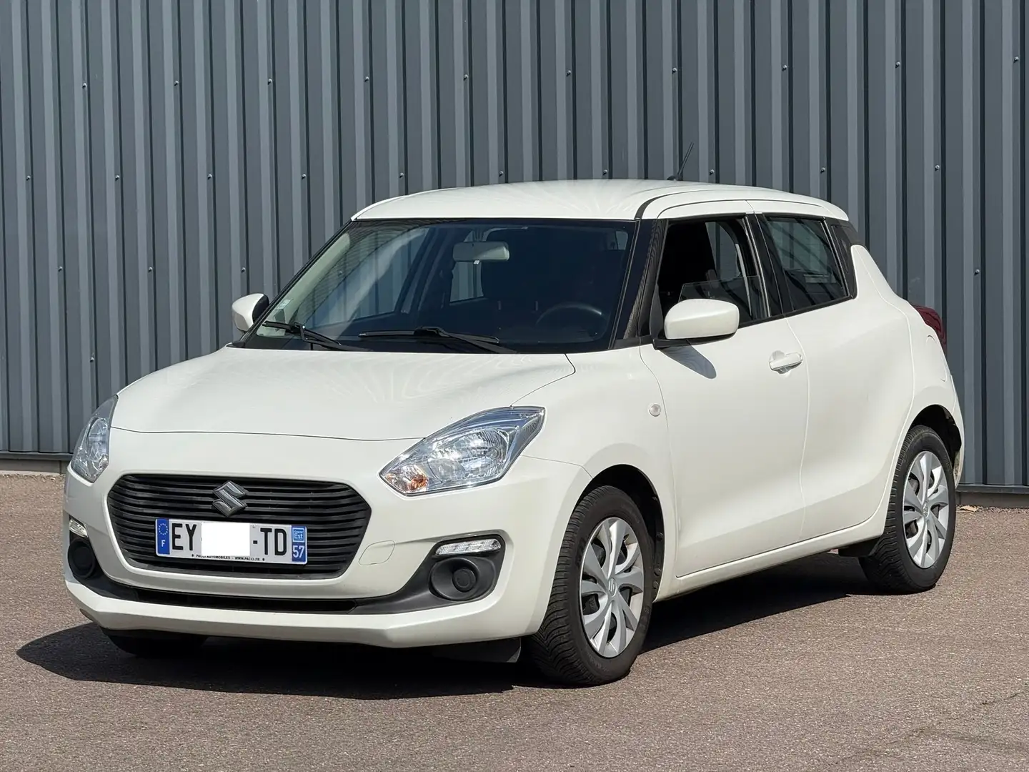 Suzuki Swift 1.2 Dualjet Privilège Blanc - 1