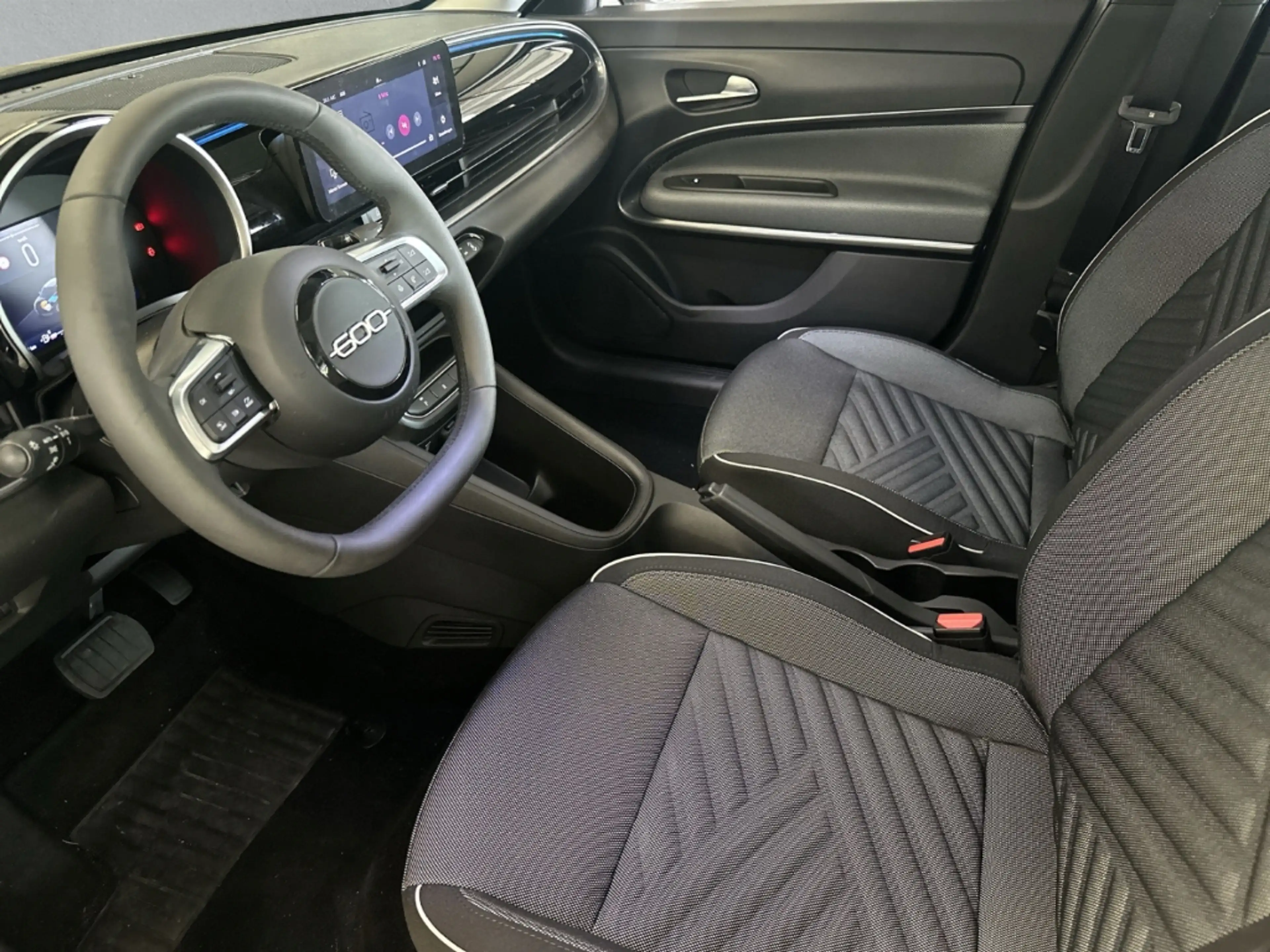 Fiat 600 Hybrid ACC LED Kamera CarPlay/Android 17''LM — photo 9
