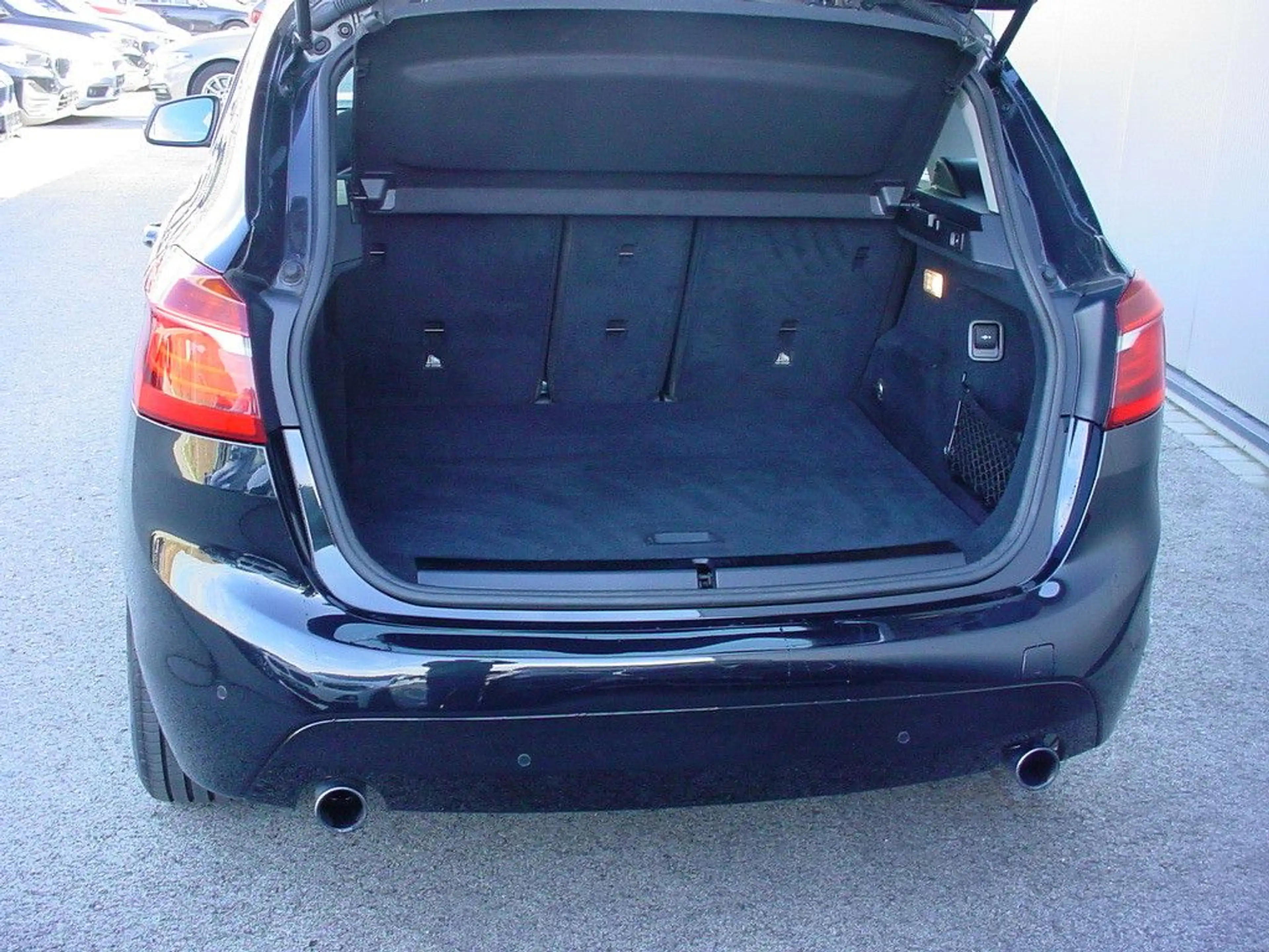 BMW 220 220i*nur 48KM*1.Hand*NAVI *AHK*** — photo 6