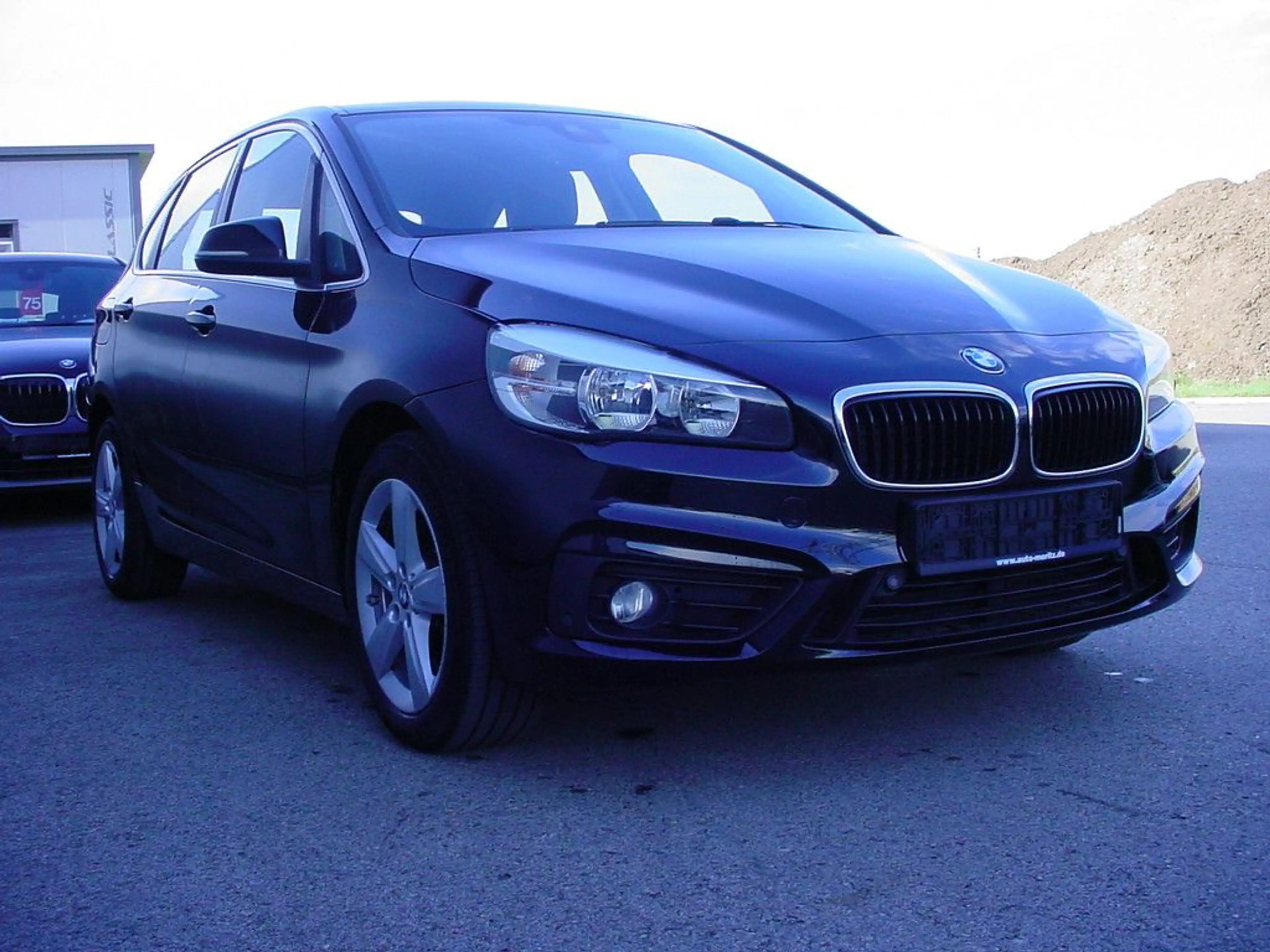 BMW 220 220i*nur 48KM*1.Hand*NAVI *AHK*** — photo 3