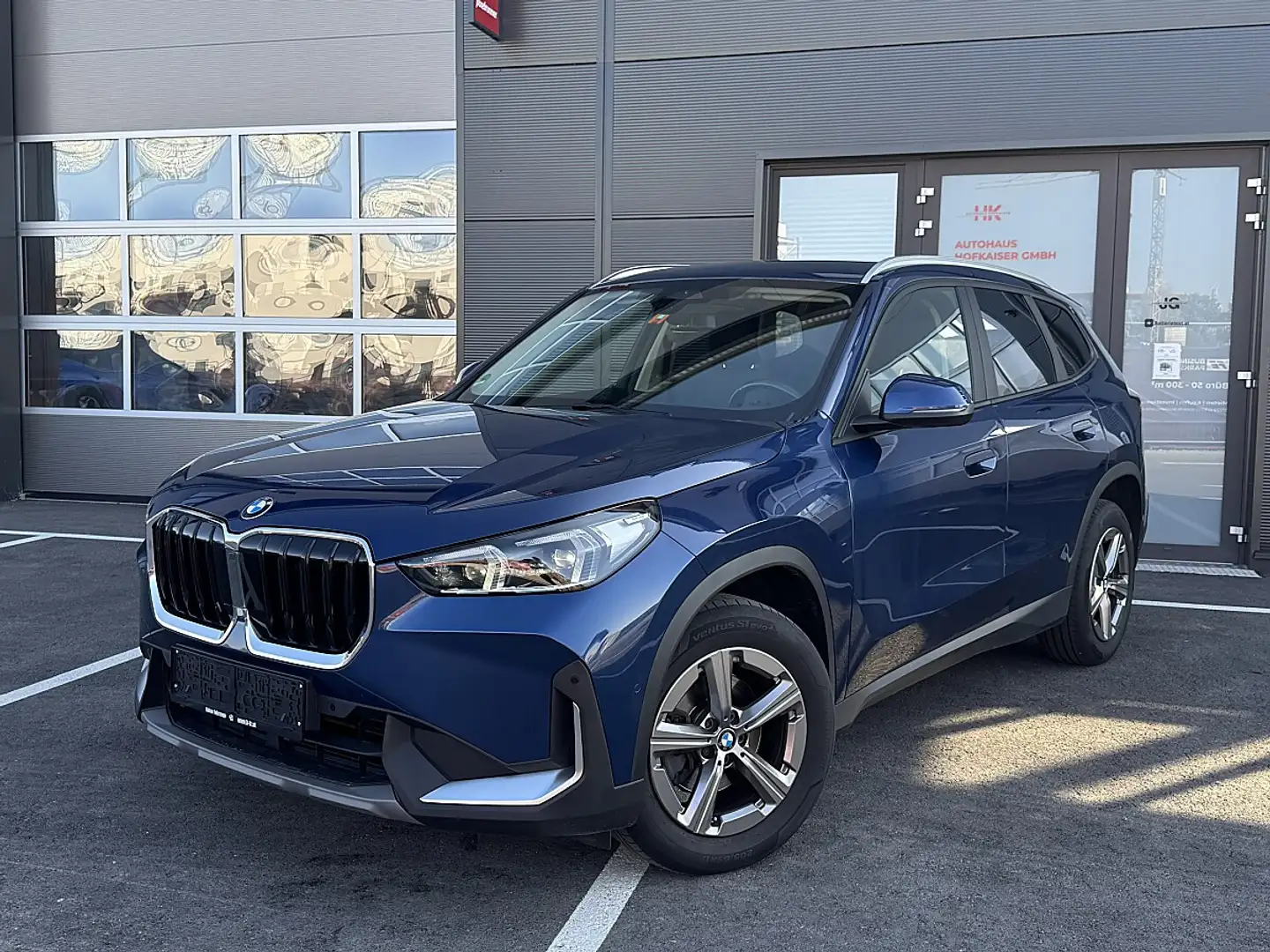 BMW X1 sDrive18d DKG *DRIVINGASS *SPORTSITZ *KAMERA Blau - 1