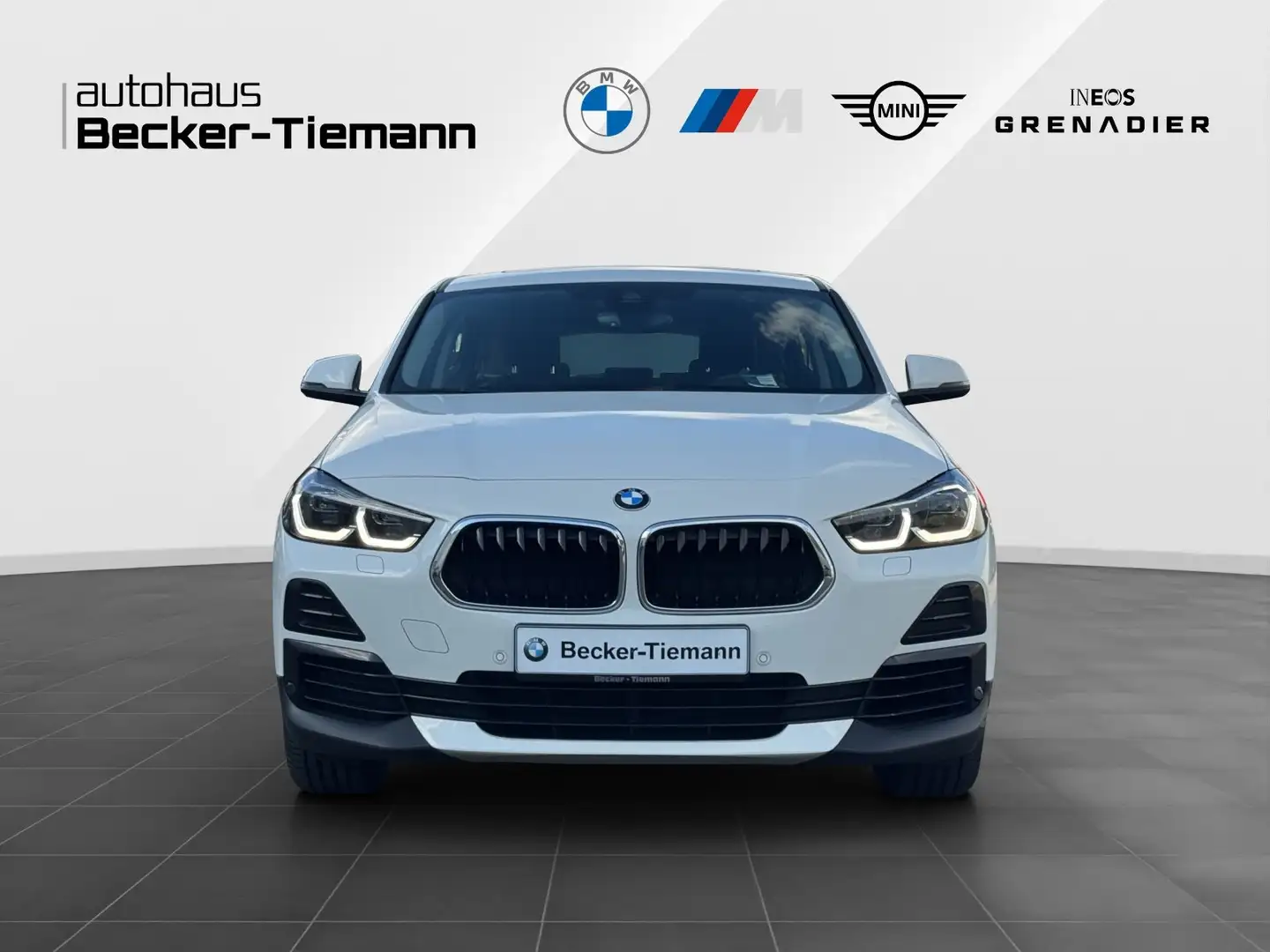 BMW X2 sDrive20i | Pano.Dach | AHK | Navi | Driv.Assist. Weiß - 2