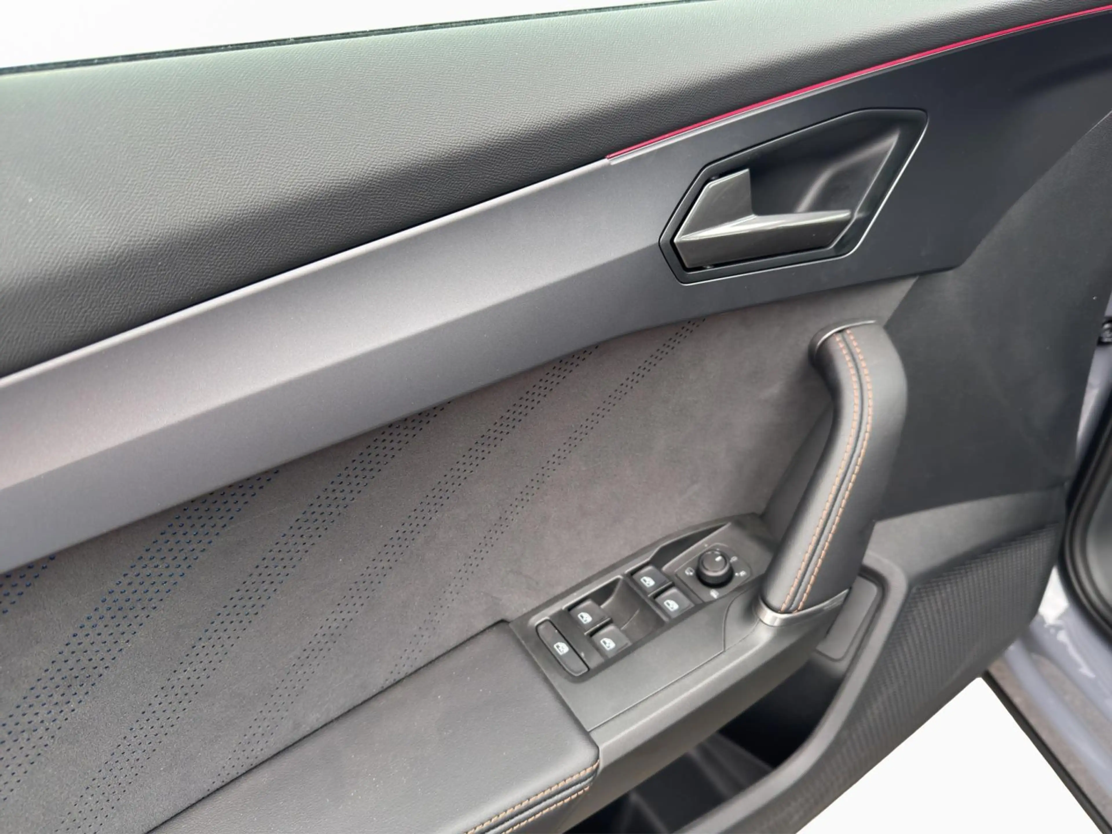 CUPRA Formentor 1.5 eTSI DSG — photo 12