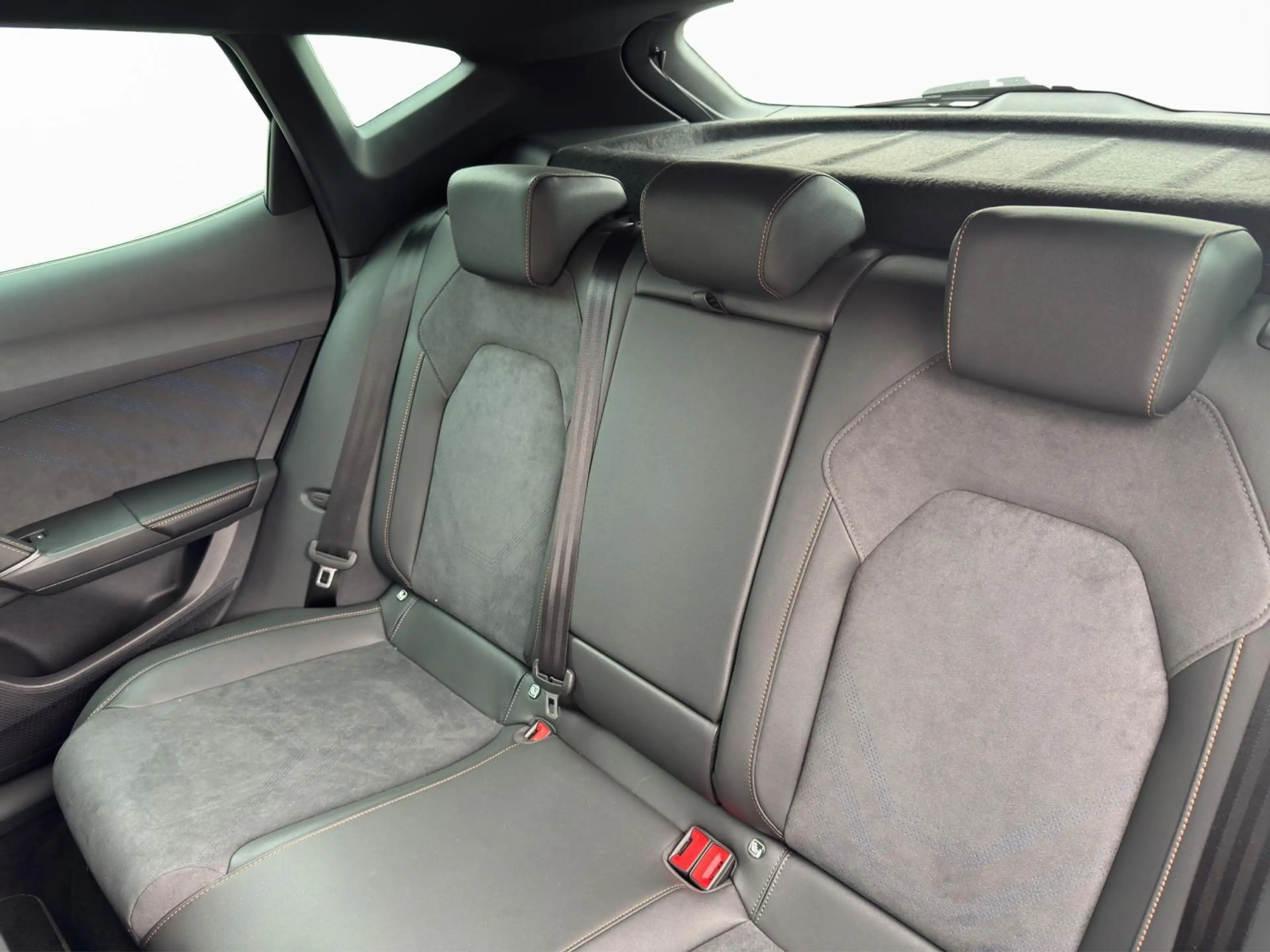 CUPRA Formentor 1.5 eTSI DSG — photo 15