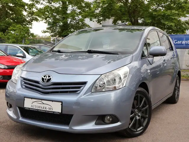 Toyota Verso 2.2 D-4D Automatik Life TÜV-PDC-Klima-Temp