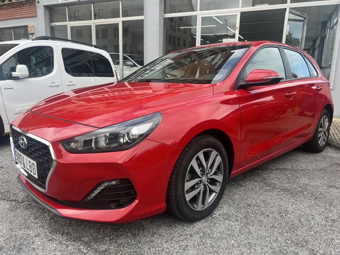 Hyundai i30 1.6CRDi Go PLus 116 Rojo - 1