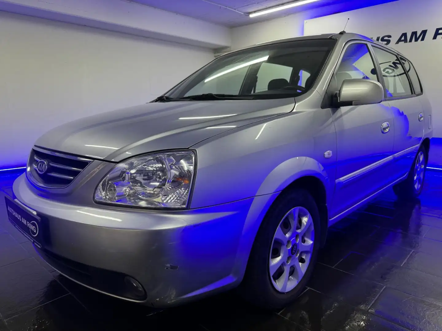 Kia Carens 2.0 CRDi EX PDC KLIMAAUTOMAT 4SEASON AHK Silber - 2