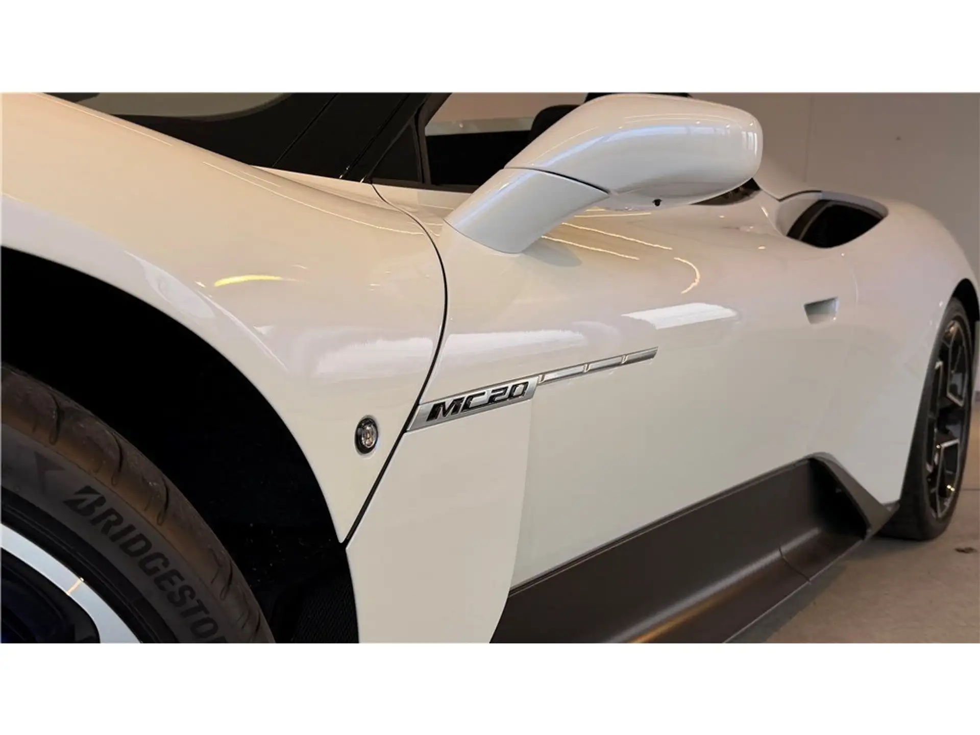 마세라티 MC20 Cabriolet 2026 흰색 사진 4