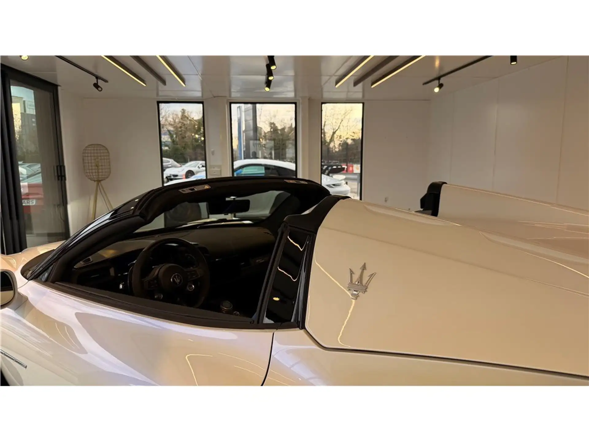 마세라티 MC20 Cabriolet 2026 흰색 사진 5