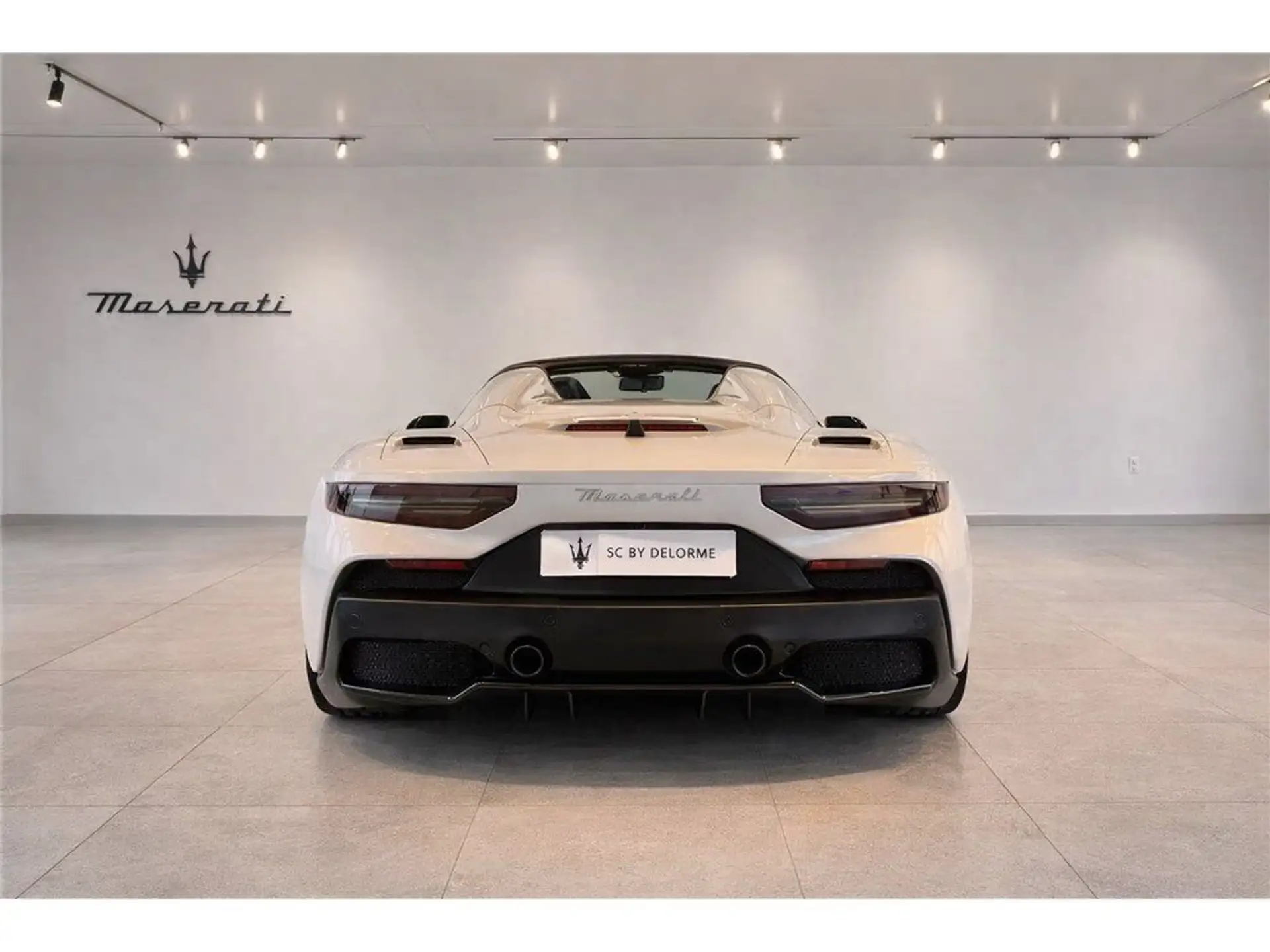 마세라티 MC20 Cabriolet 2026 흰색 사진 3