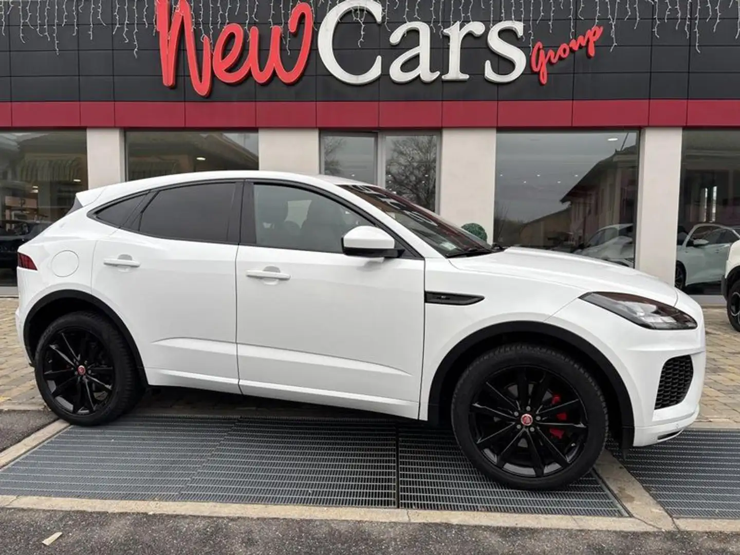 Jaguar E-Pace 2.0D 180 CV AWD aut. R-Dynamic SE Blanc - 1