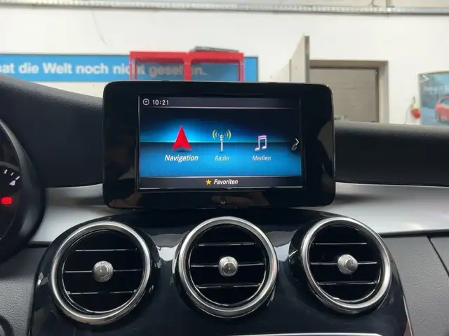 Mercedes-Benz C-Class view 14