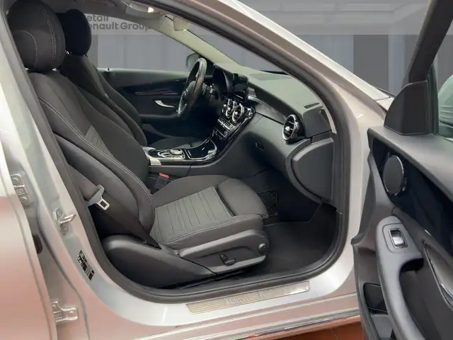 Mercedes-Benz C-Class view 8