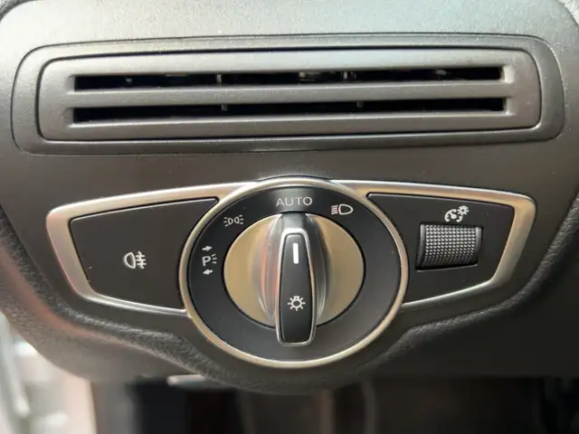Mercedes-Benz C-Class view 16