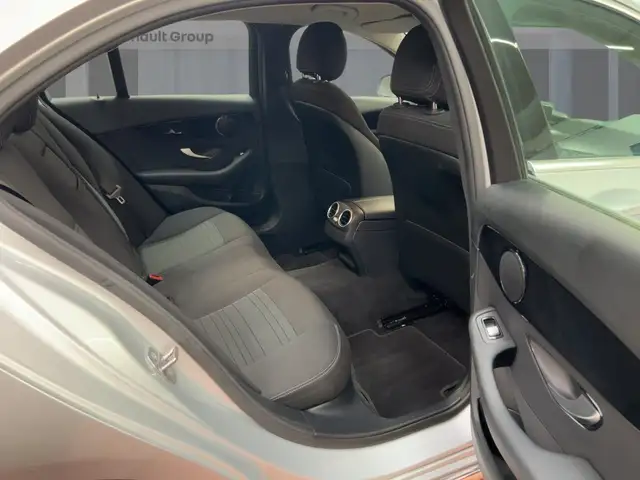 Mercedes-Benz C-Class view 9
