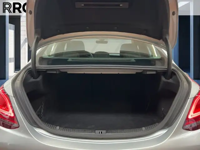 Mercedes-Benz C-Class view 20
