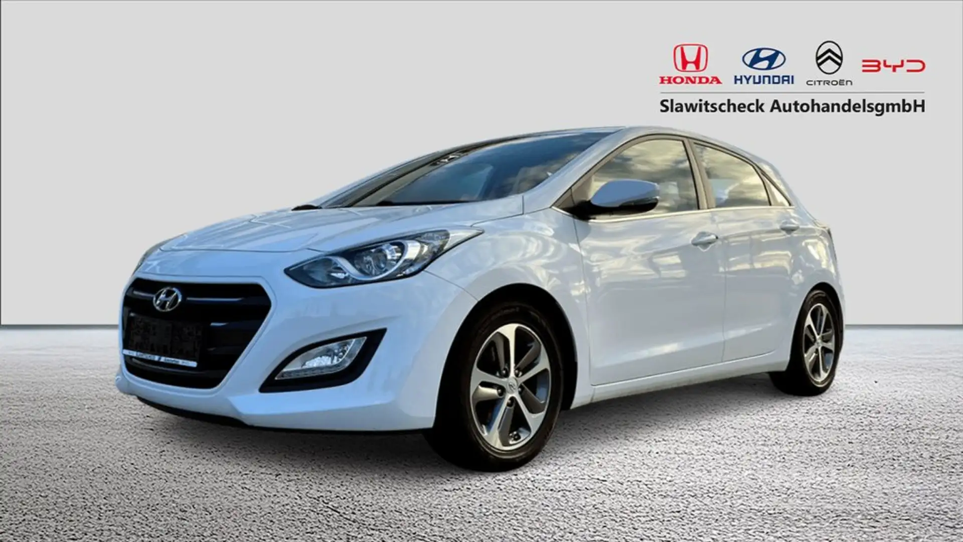 Hyundai i30 1,4 CRDi Comfort Weiß - 1