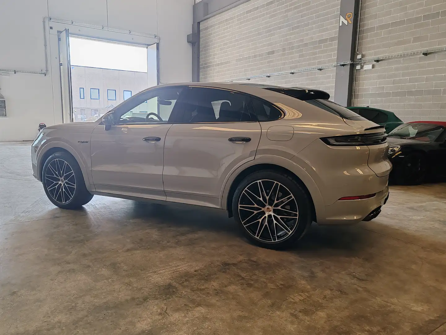 Porsche Cayenne Coupe 3.0 E-Hybrid S 5p Tiptronic Gri - 2