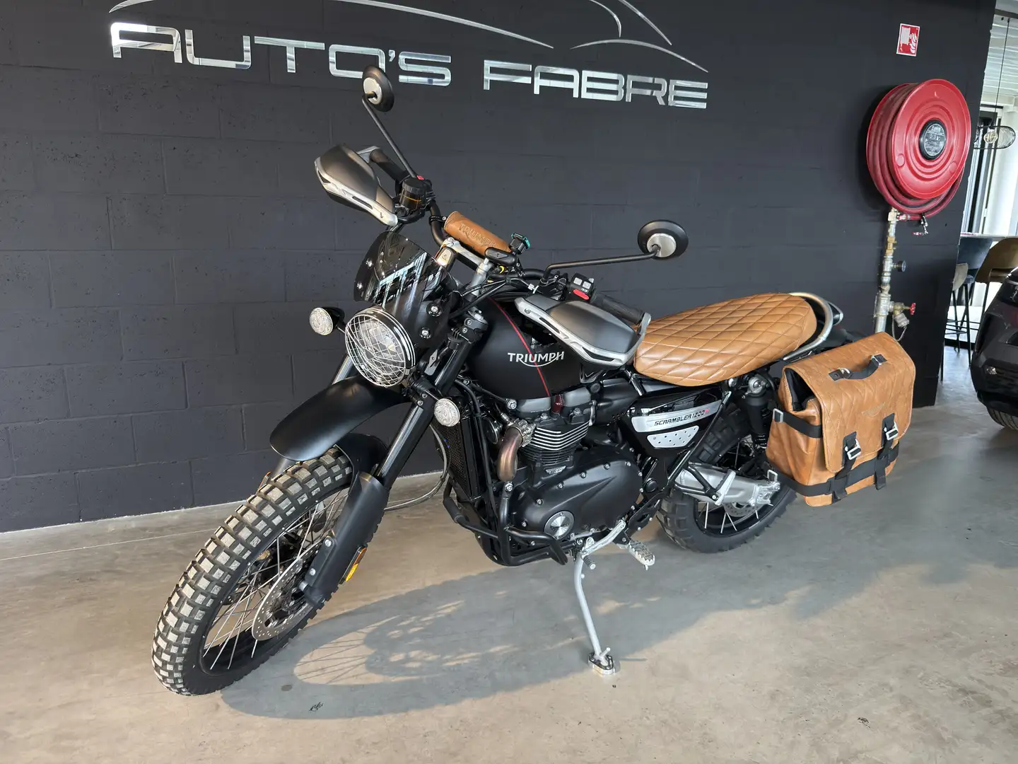 Triumph Scrambler 1200 XC Maro - 1
