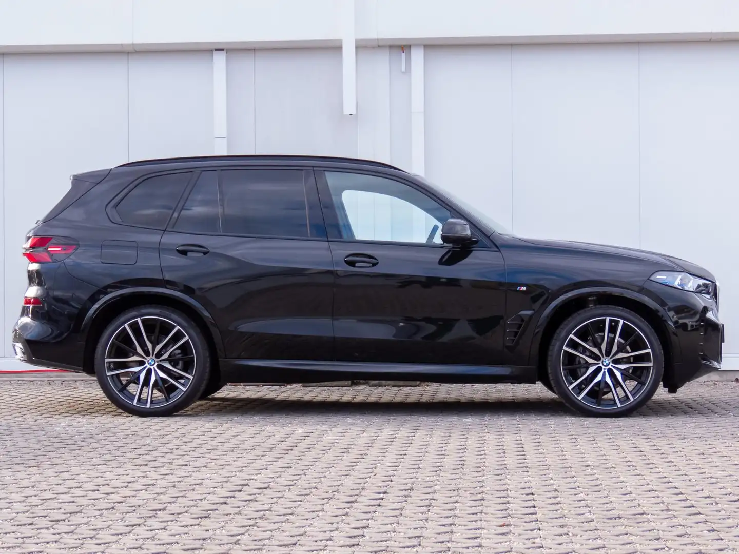 BMW X5 xDrive30d M Sport 22" ACC AHK 2-A-Luft STHZG Black - 2
