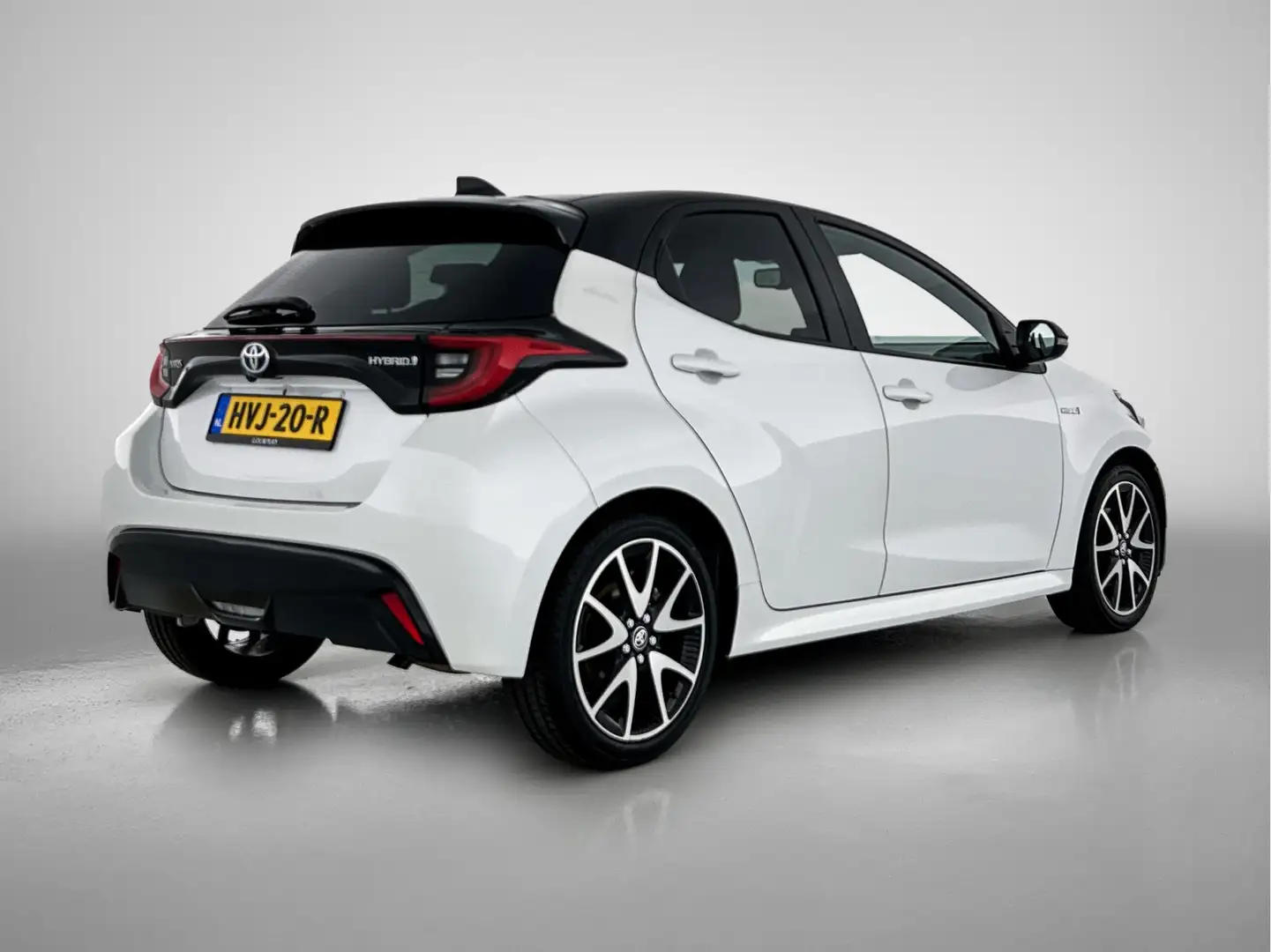 Toyota Yaris 1.5 Hybrid Executive Limited Wit - 2