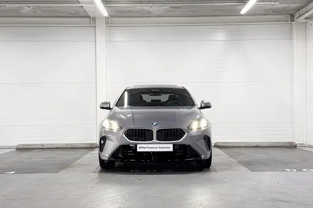 BMW 2 Series view 6