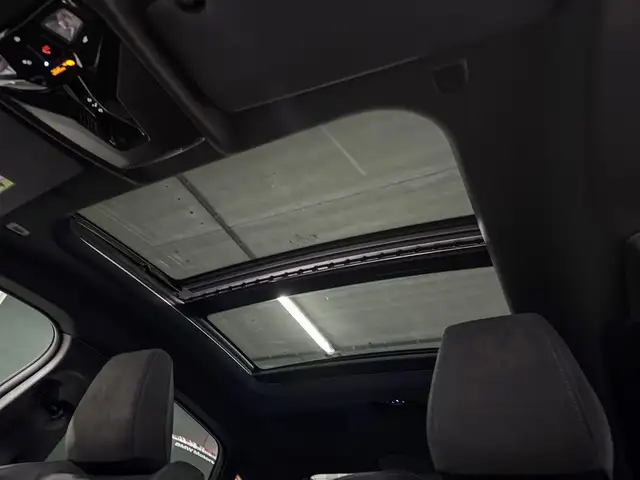 BMW 2 Series view 11