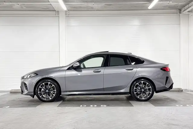 BMW 2 Series view 2