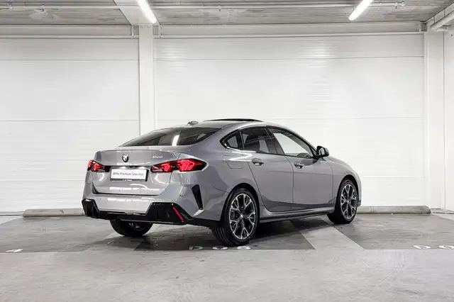BMW 2 Series view 7