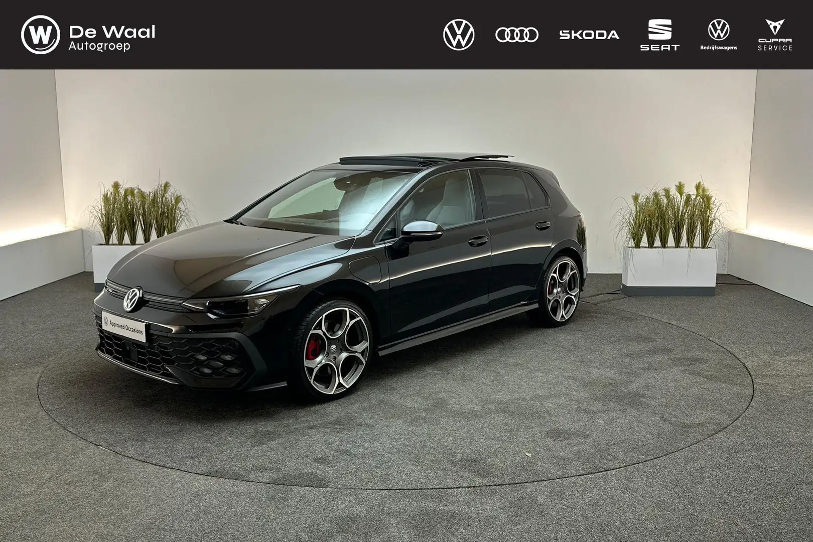 Volkswagen Golf GTE 1.5 272pk DSG eHybrid | Leder "Vienna", Trekhaak Z Zwart - 1