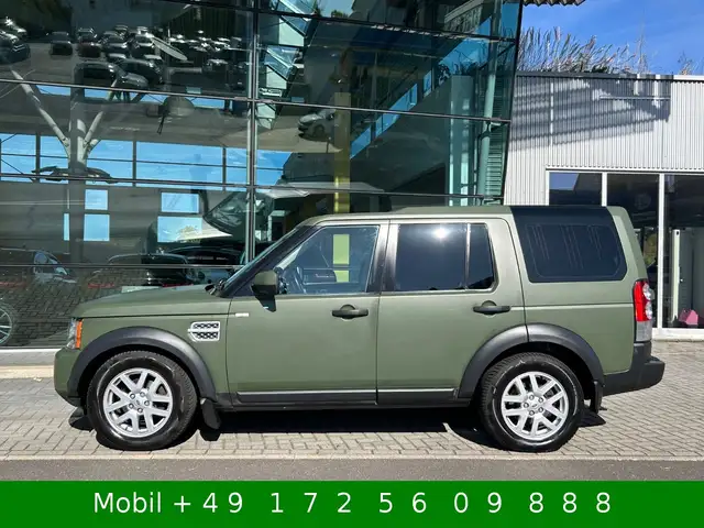 Land Rover Discovery view 2