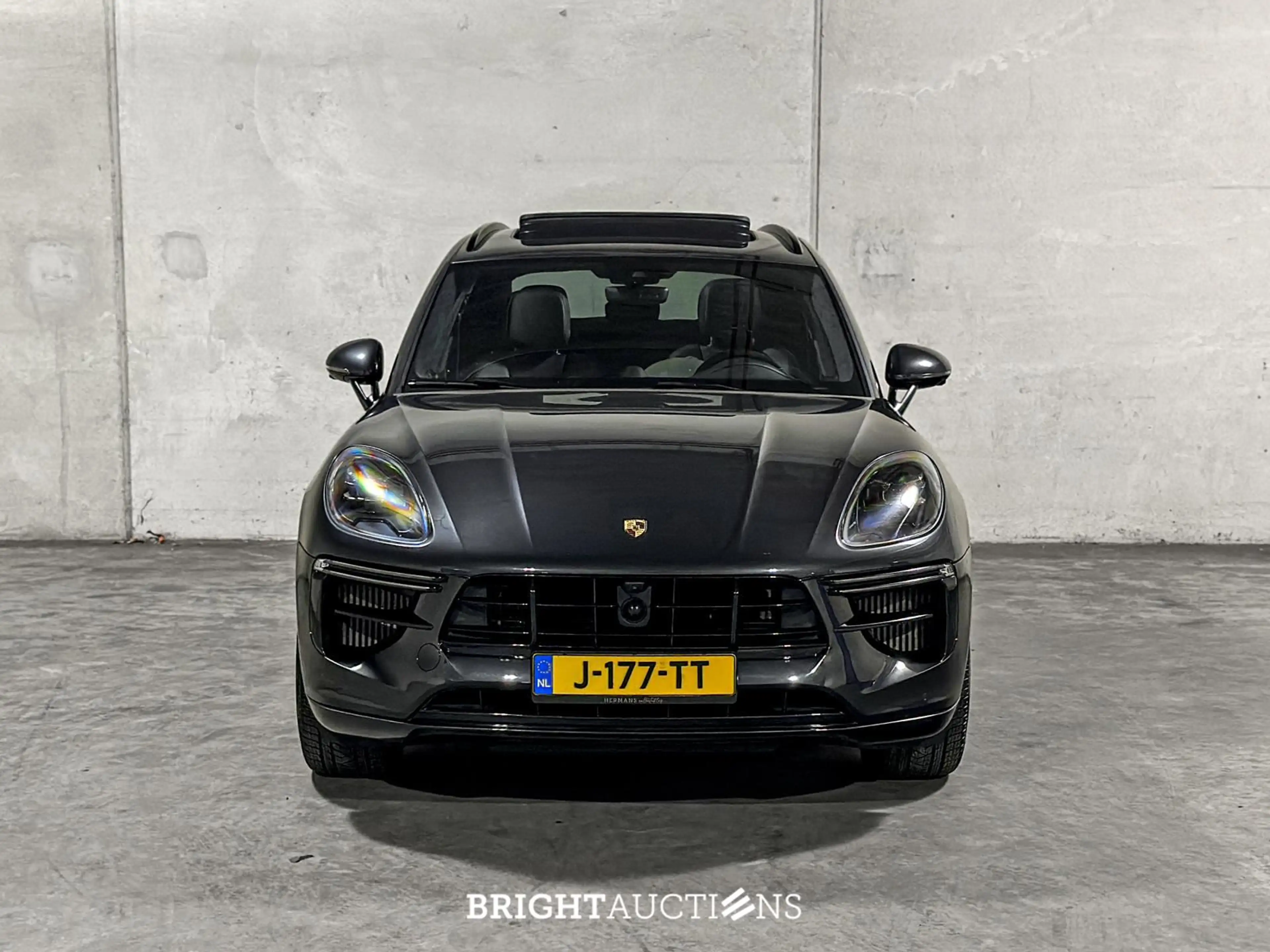 Porsche Macan Turbo 2.9 Turbo — photo 10