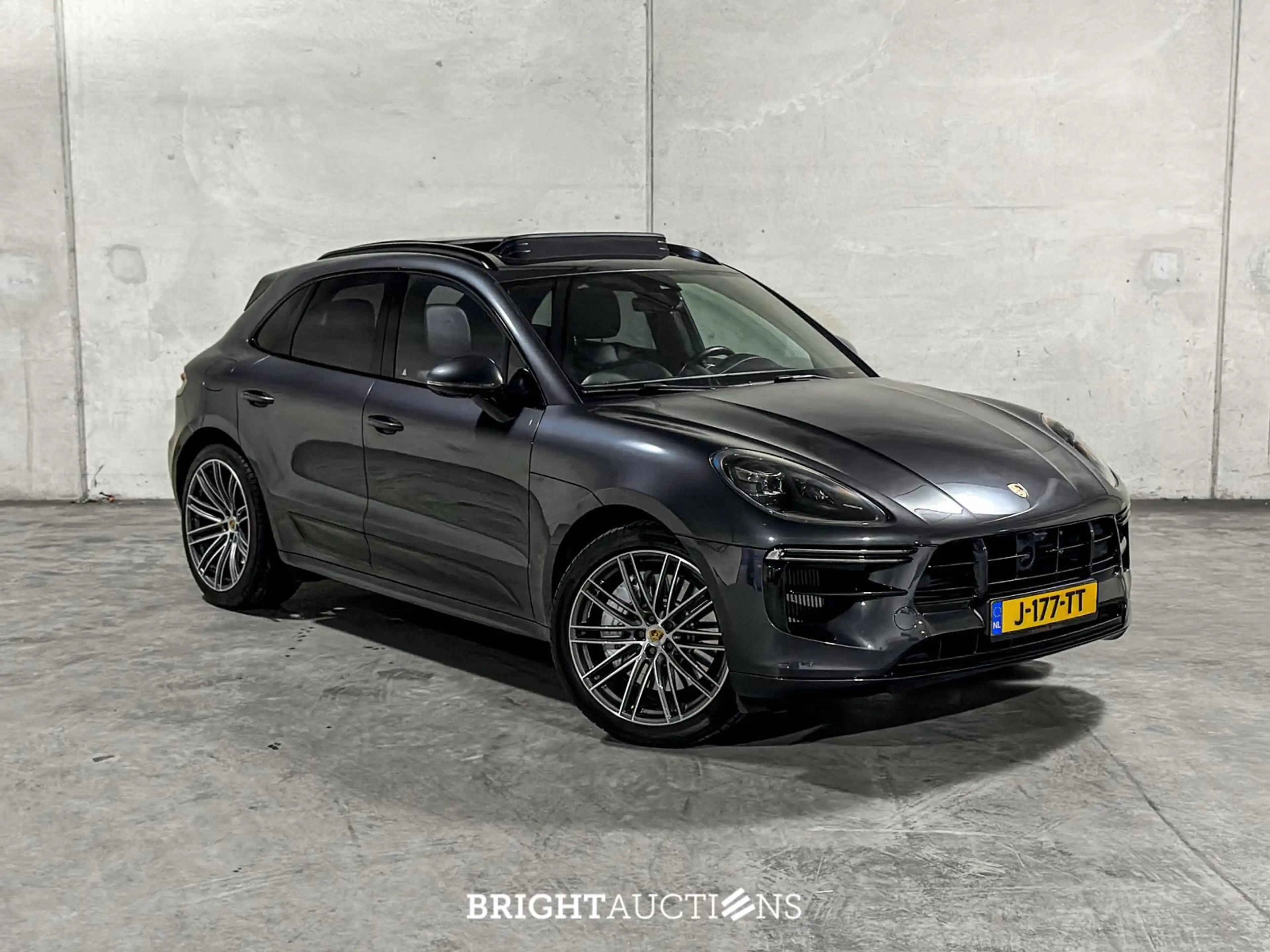 Porsche Macan Turbo 2.9 Turbo — photo 13