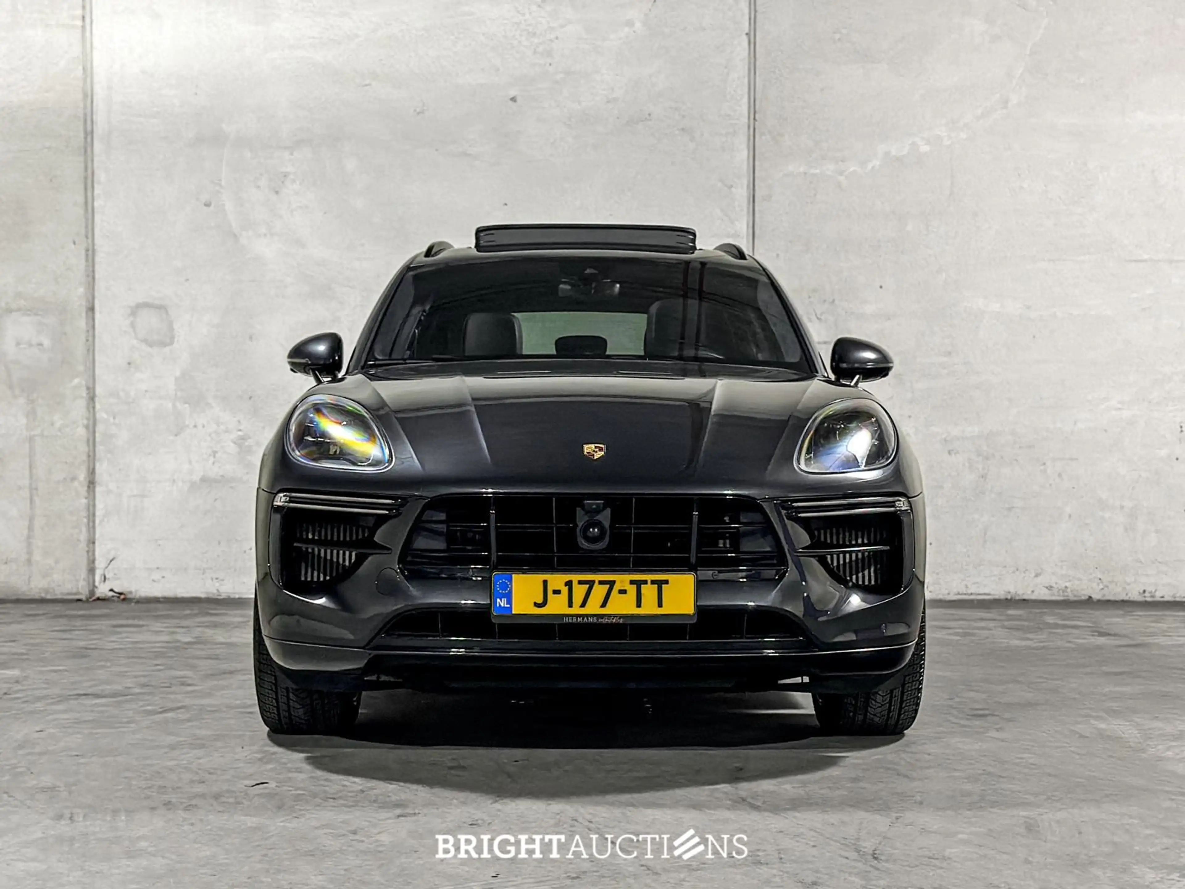 Porsche Macan Turbo 2.9 Turbo — photo 11