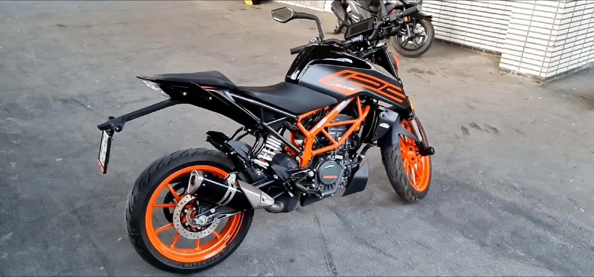 KTM 125 Duke Zwart - 2