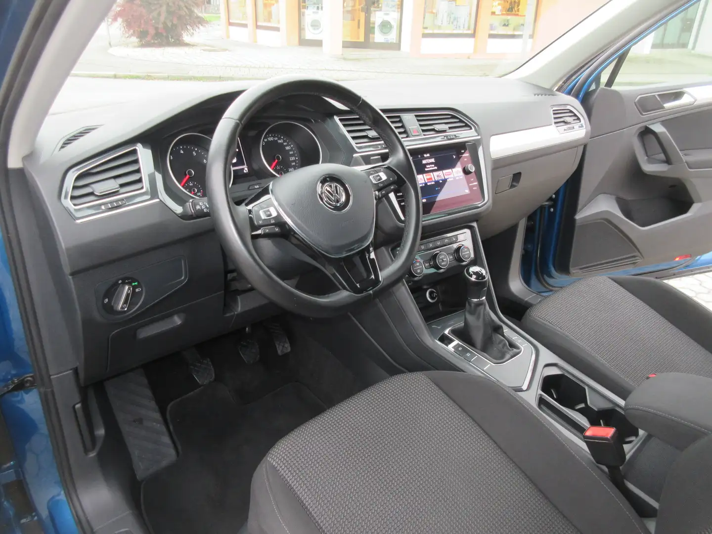 Volkswagen Tiguan Trendline *Navi*Sehr gepflegt* Blau - 2
