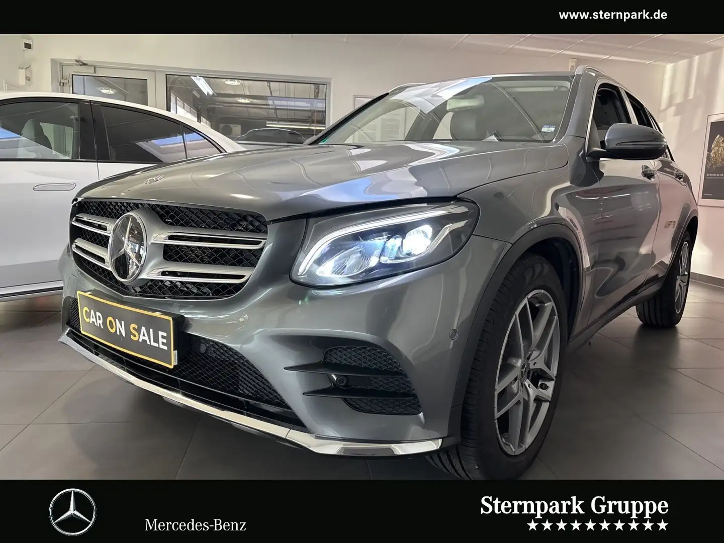 Mercedes-Benz GLC 220 GLC 220 d 4M AMG Nur an Gewerbe / Export AMG Line Grau - 1