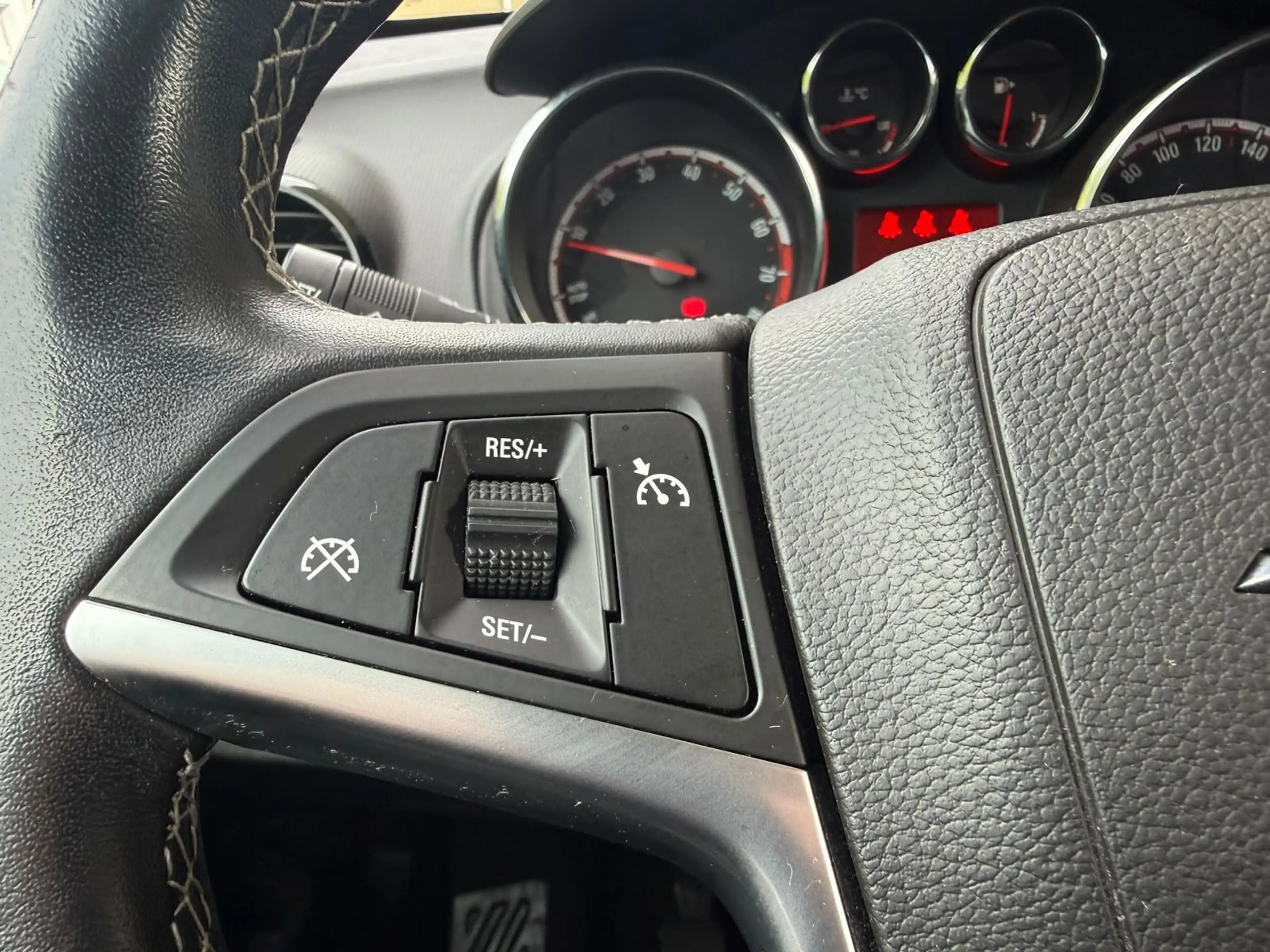 Opel Meriva 1.4 Turbo Design Edition | Navi | Parkeersensoren — photo 13