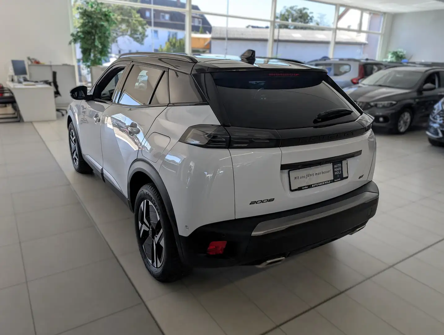 Peugeot 2008 GT PureTech 130 EAT8 ACC Sitzheizung Blanc - 2