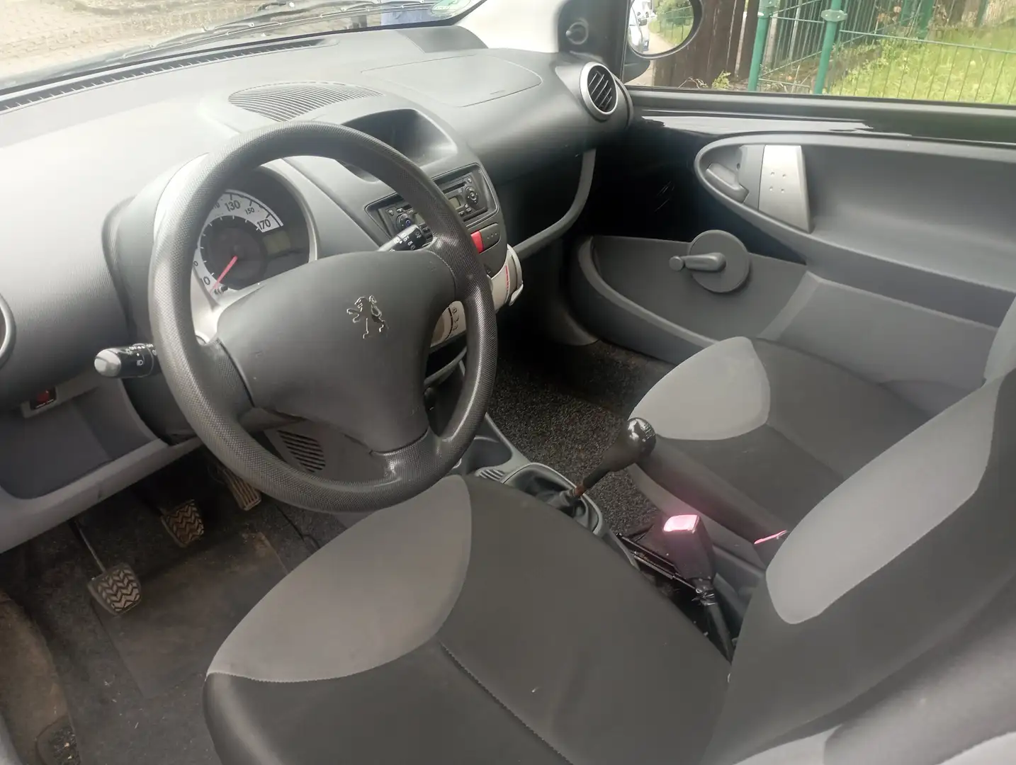 Peugeot 107 Filou Schwarz - 2