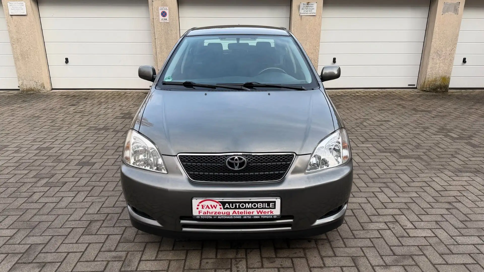Toyota Corolla Combi 1.6 linea sol/1.Hand/Klima Grau - 1