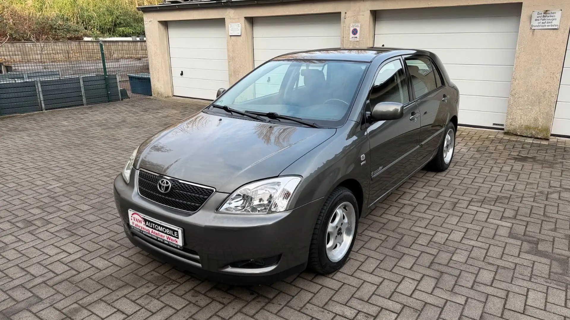 Toyota Corolla Combi 1.6 linea sol/1.Hand/Klima Grau - 2