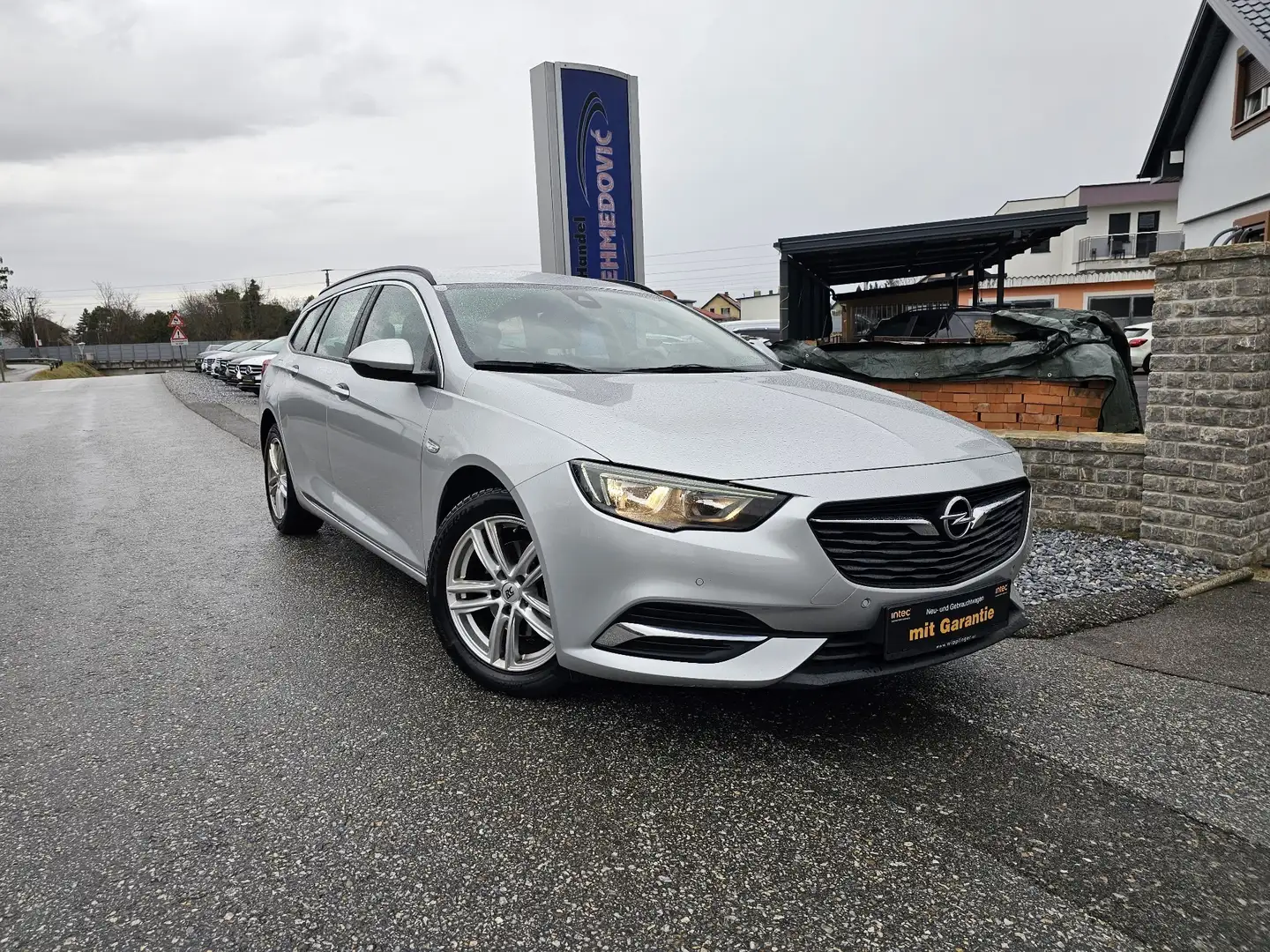 Opel Insignia ST 1,6 ECOTEC BlueInjection Edition St./St. Silber - 2