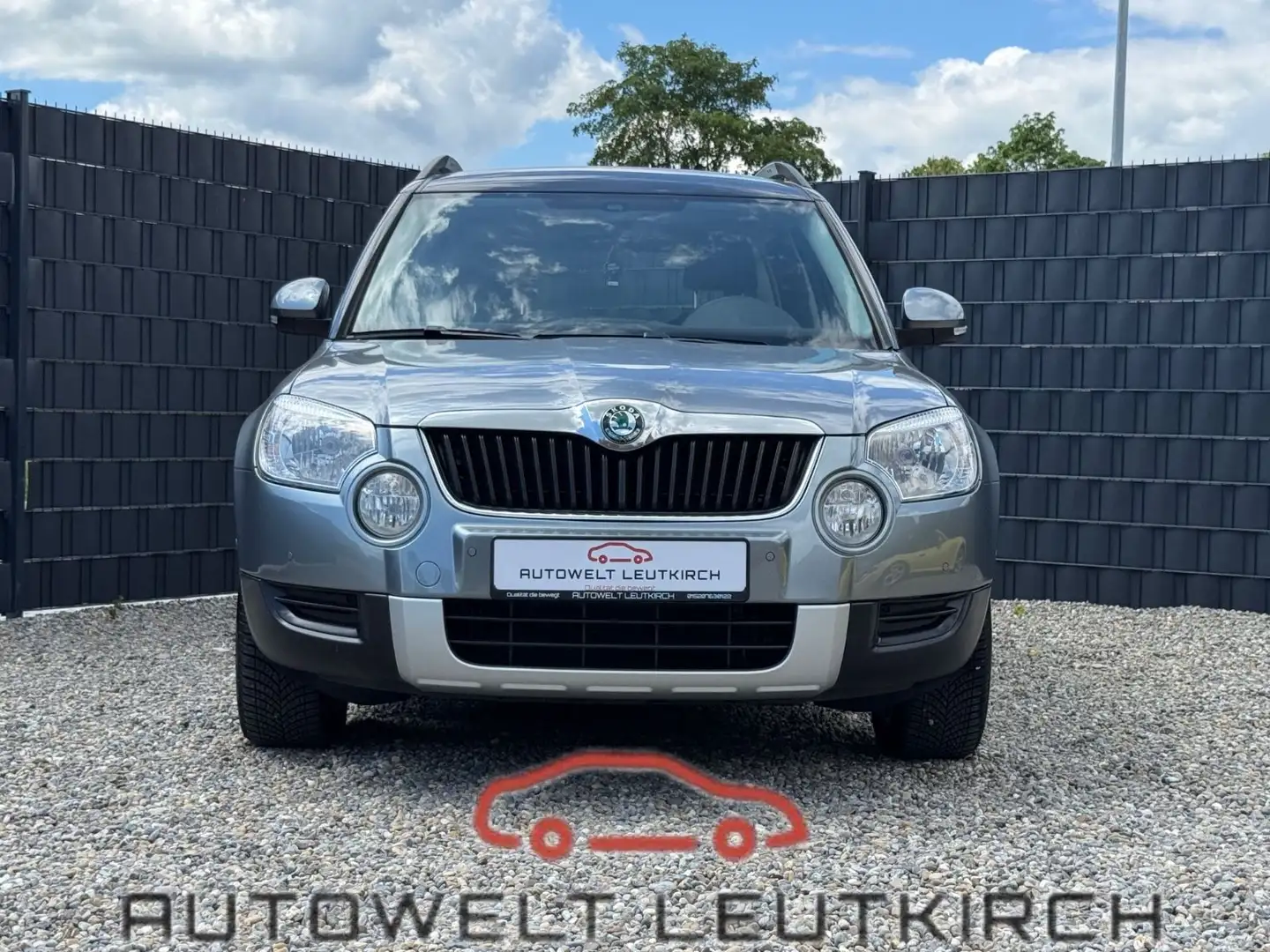Skoda Yeti Elegance 2.0 TDI ELEGANCE KLIMA PDC NAVI Grau - 1