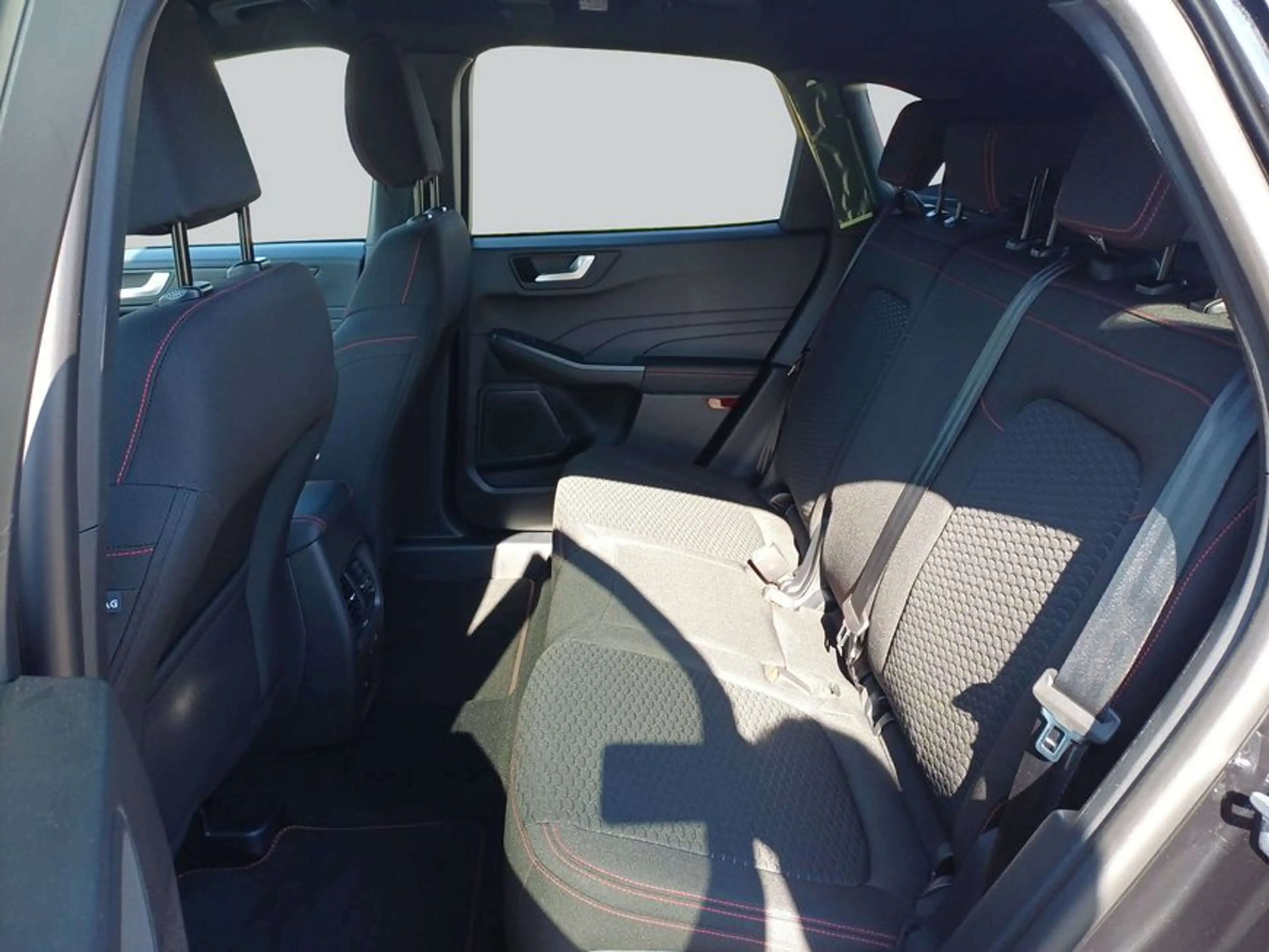 Ford Kuga 2.5 Duratec PHEV ST-LINE 112 kW, 5-türig — photo 12