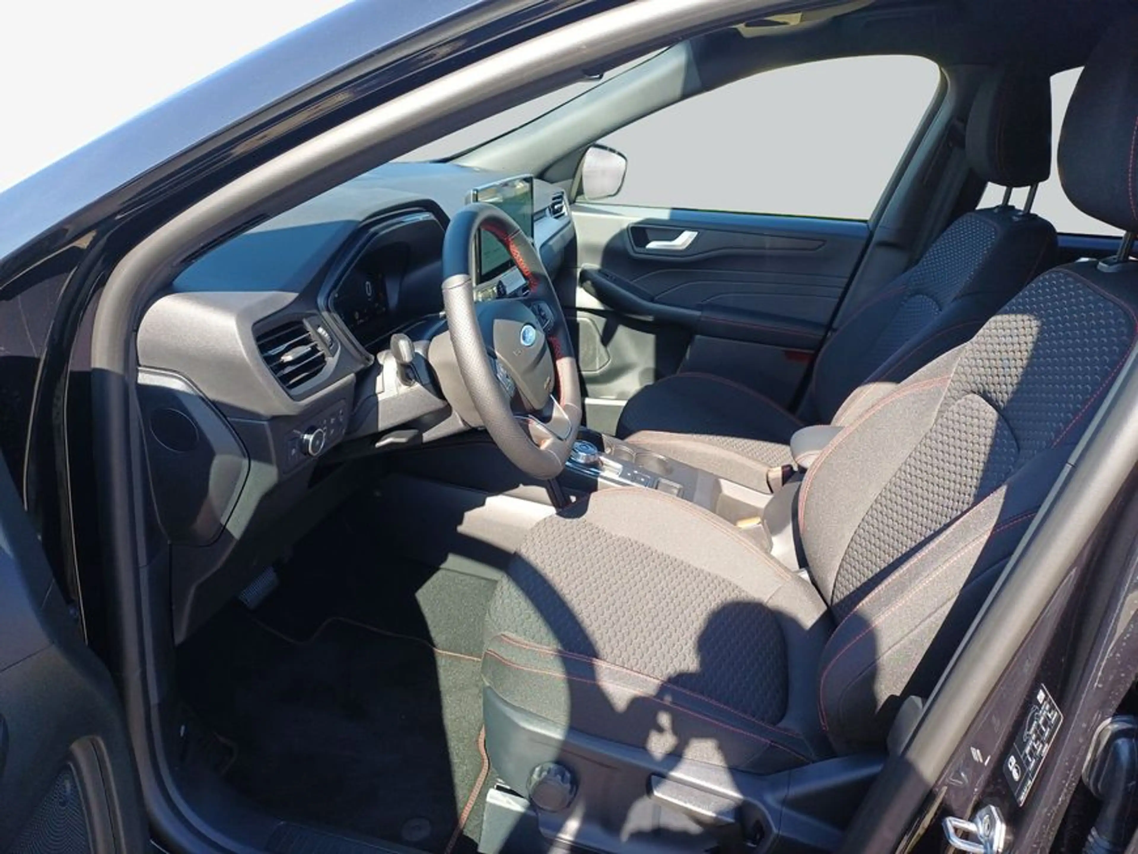 Ford Kuga 2.5 Duratec PHEV ST-LINE 112 kW, 5-türig — photo 10